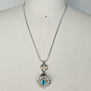 Crystal Rhinestone Silver Snap Necklace with Aquamarine Blue Rhinestone Snap